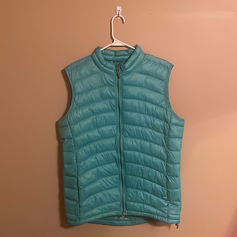 Peter Millar element 4 warmth puffer vest. Men’s size M. EUC.